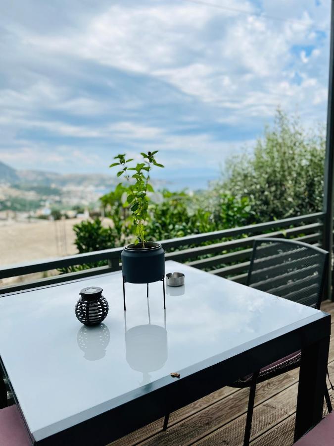 Tzavelitiko Home Himare Eksteriør bilde