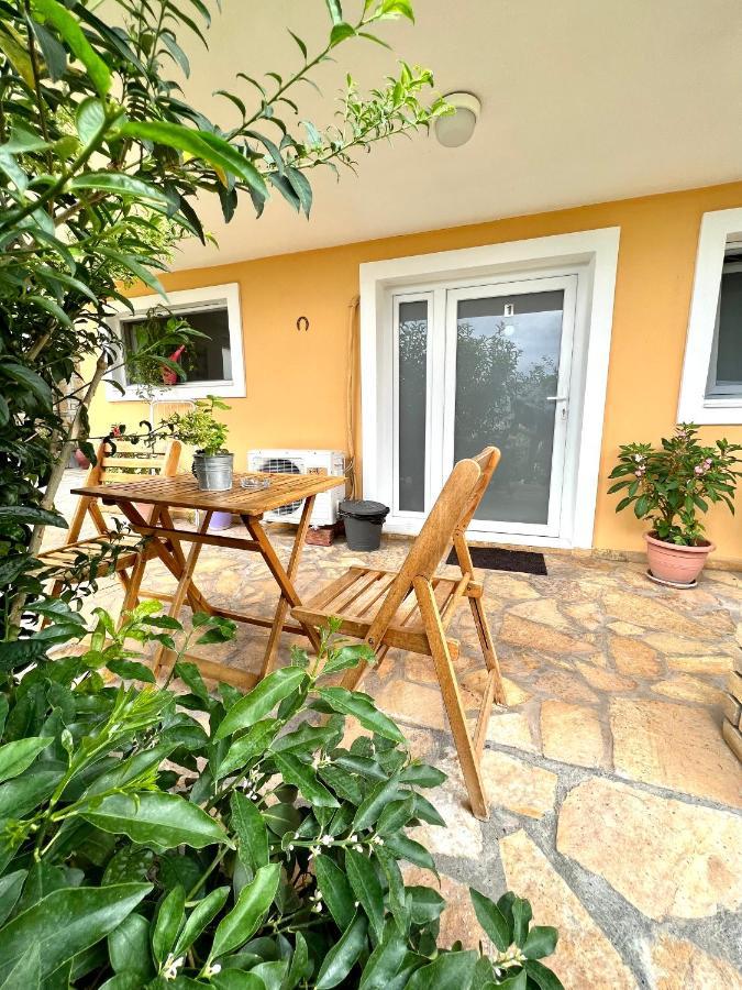 Tzavelitiko Home Himare Eksteriør bilde
