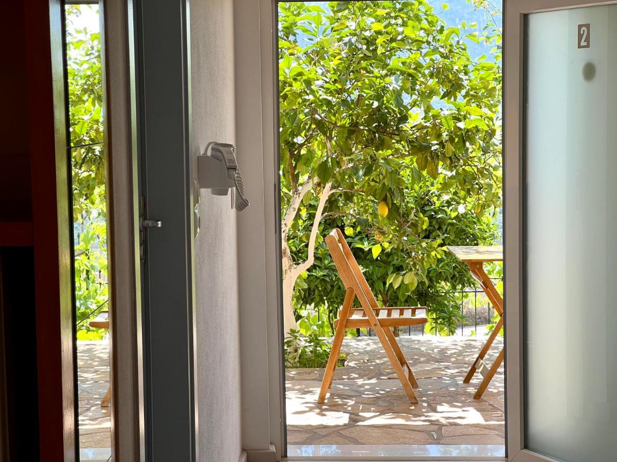 Tzavelitiko Home Himare Eksteriør bilde